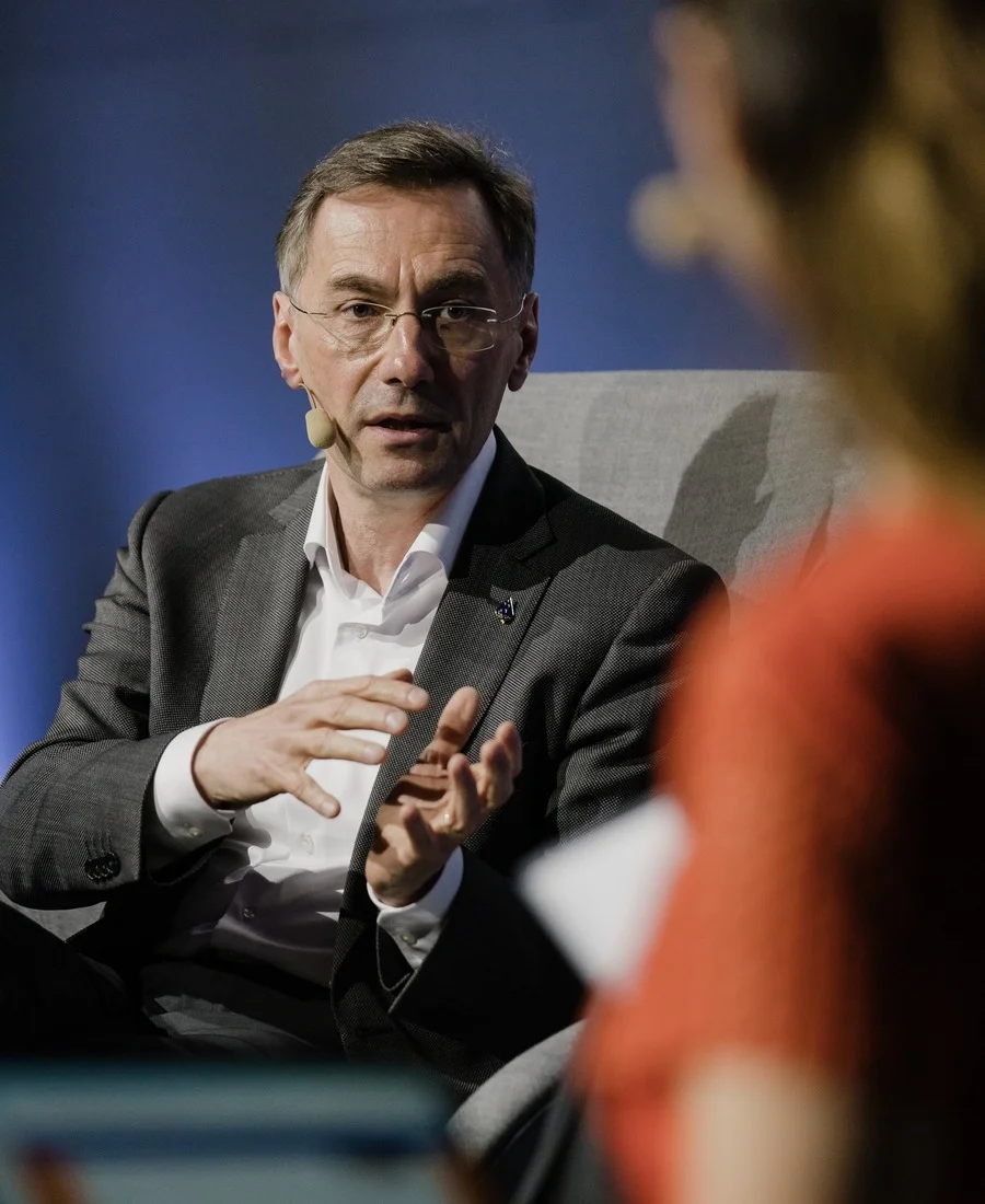 Portrait of Prof. Dr. Kai-Uwe Schrogl